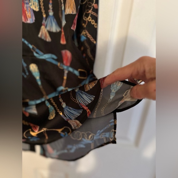 Tristan satiny blouse - Picture 9 of 10